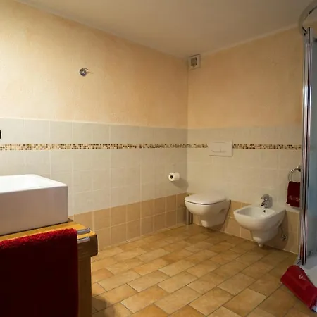 Au Coin Du Village Bed & Breakfast