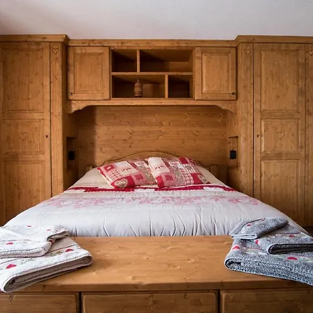 Au Coin Du Village Saint Nicolas