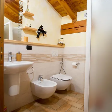 Au Coin Du Village Bed & Breakfast